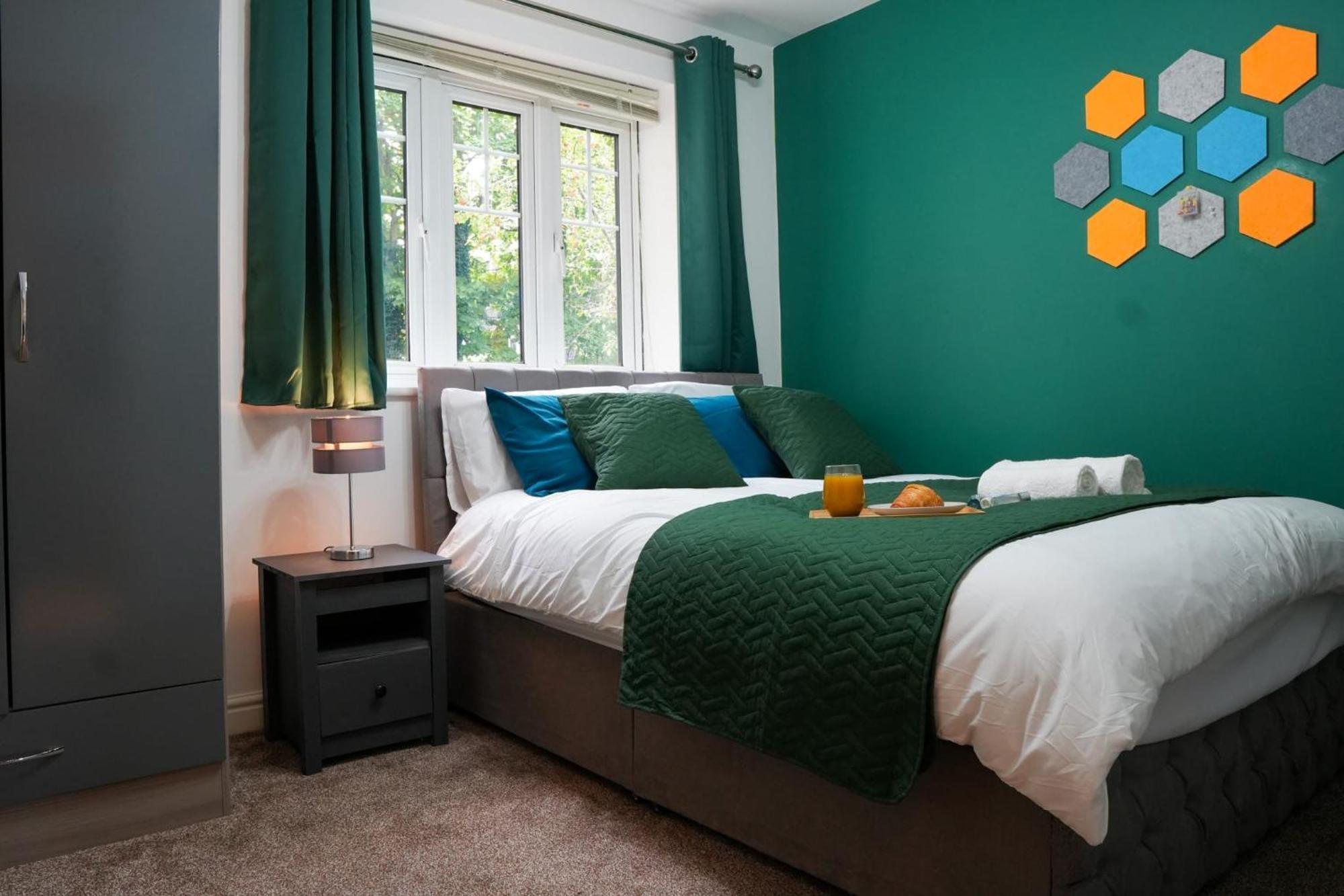 Whole 2-Bed Apartment - Contractors, Professionals, Ulez Free, Free Parking, B'Ham City 10Mins เบอร์มิงแฮม ภายนอก รูปภาพ