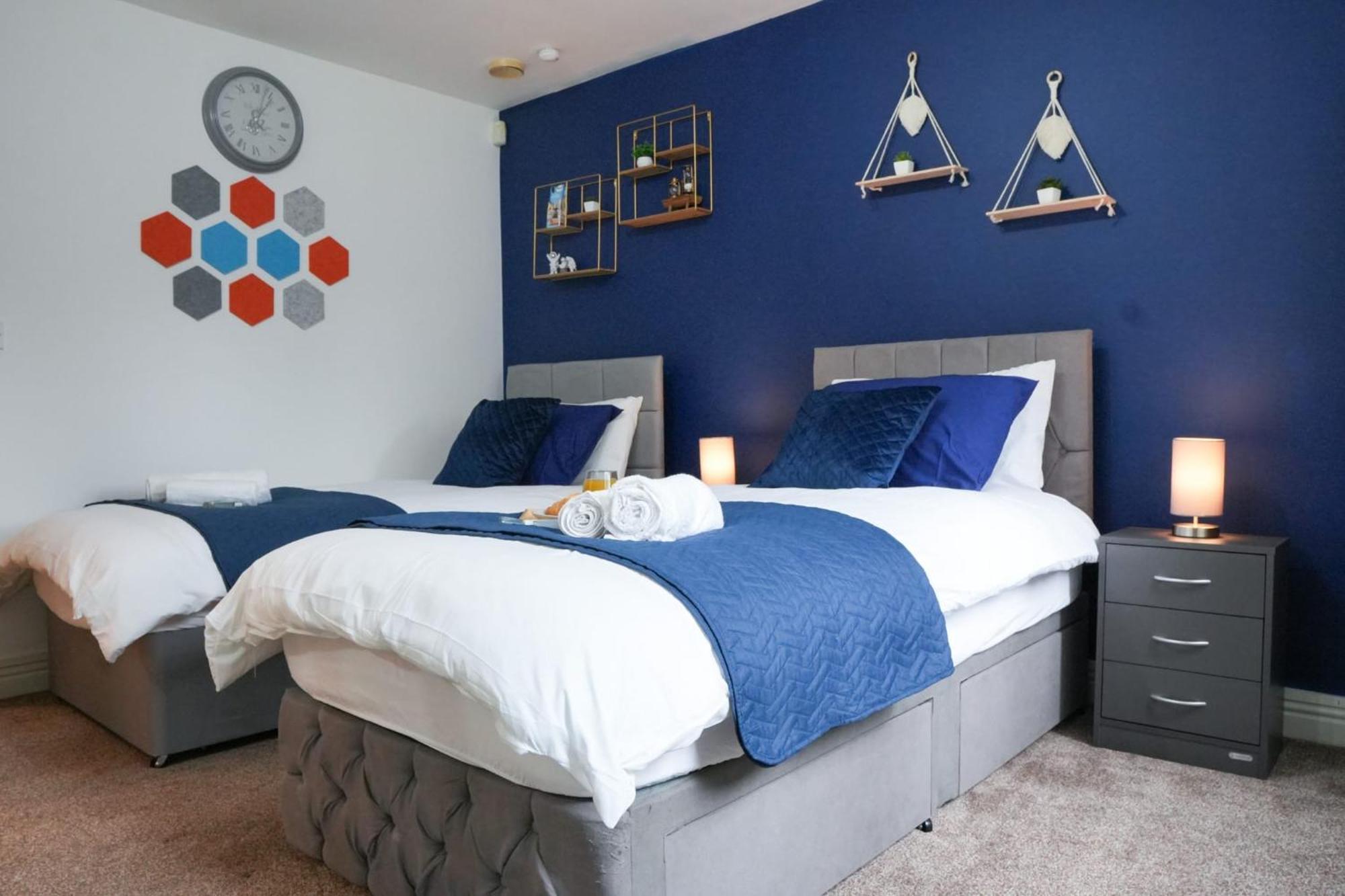 Whole 2-Bed Apartment - Contractors, Professionals, Ulez Free, Free Parking, B'Ham City 10Mins เบอร์มิงแฮม ภายนอก รูปภาพ