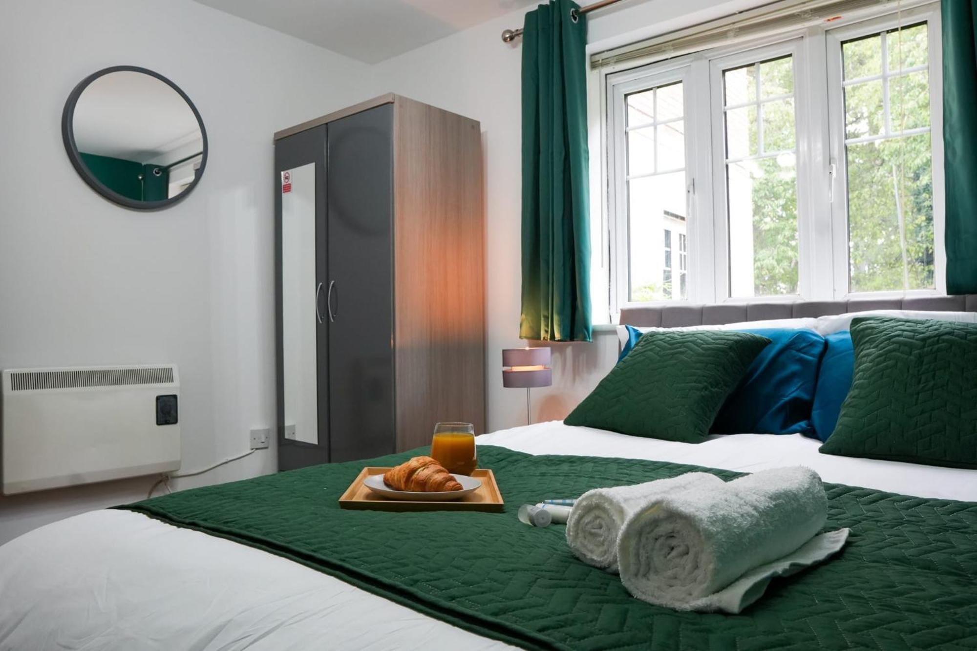 Whole 2-Bed Apartment - Contractors, Professionals, Ulez Free, Free Parking, B'Ham City 10Mins เบอร์มิงแฮม ภายนอก รูปภาพ